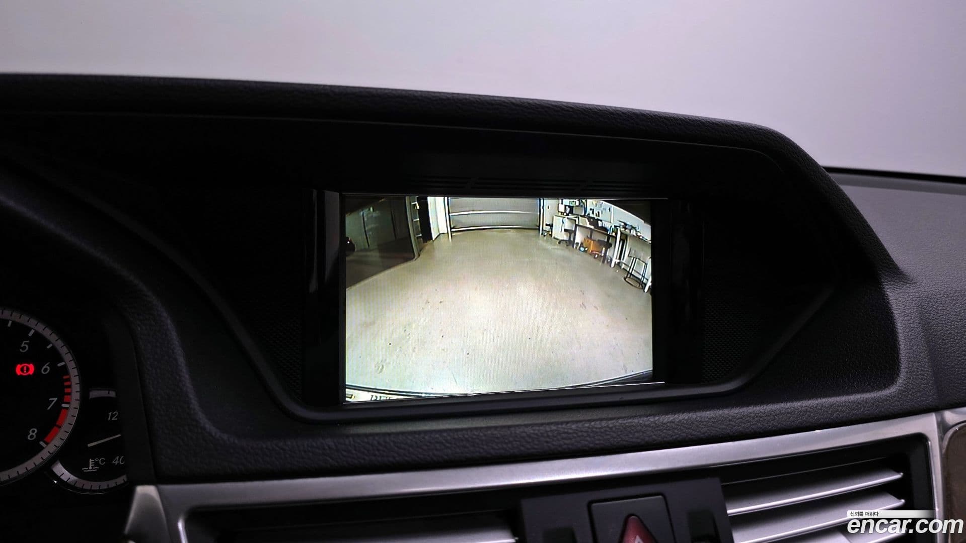 Main__Slider__Photo:E-Class Mercedes-Benz 2011.3-14