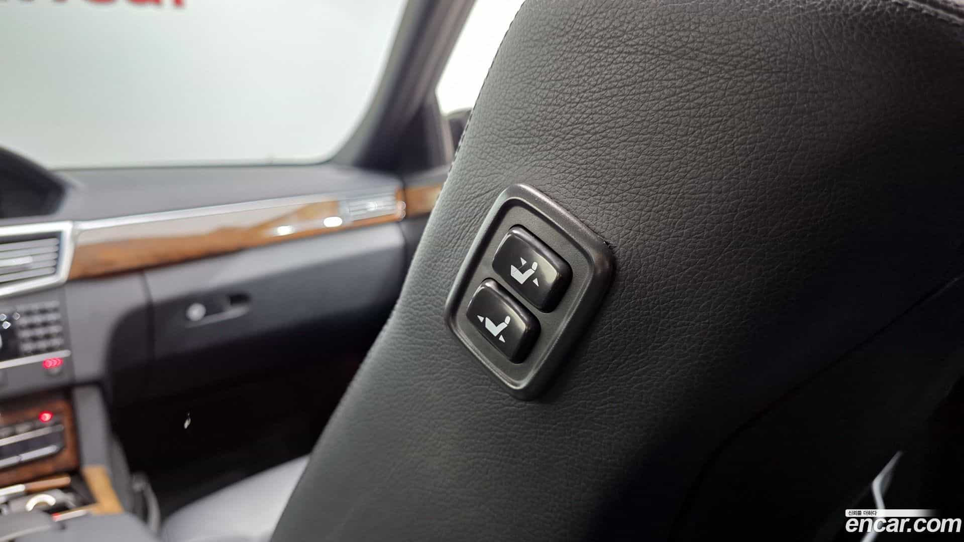 E-Class Mercedes-Benz 2011.3-OPTION-021