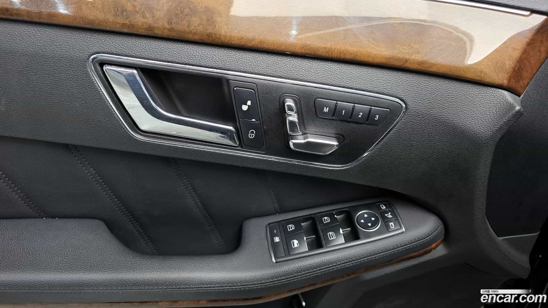 E-Class Mercedes-Benz 2011.3-OPTION-022