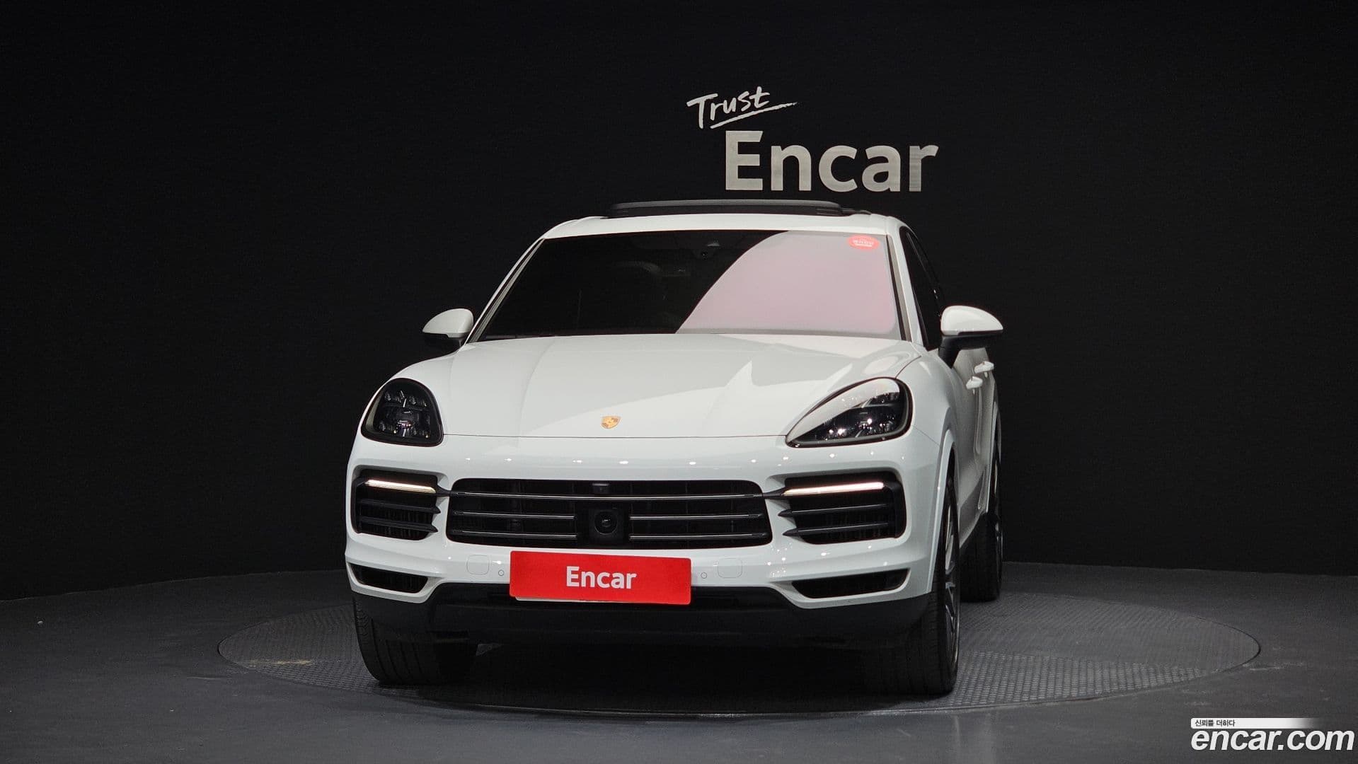 Main__Slider__Photo:Cayenne Porsche 2023.1-2