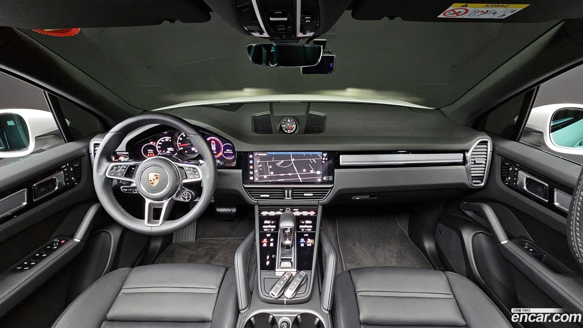 Main__Slider__Photo:Cayenne Porsche 2023.1-6