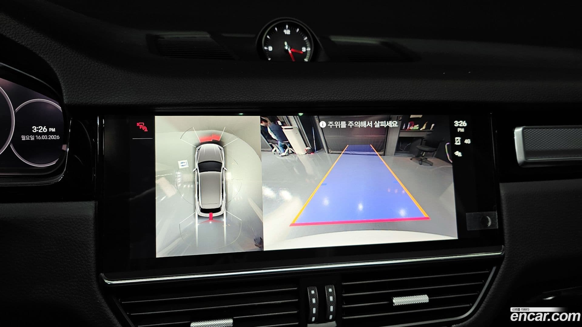 Main__Slider__Photo:Cayenne Porsche 2023.1-14