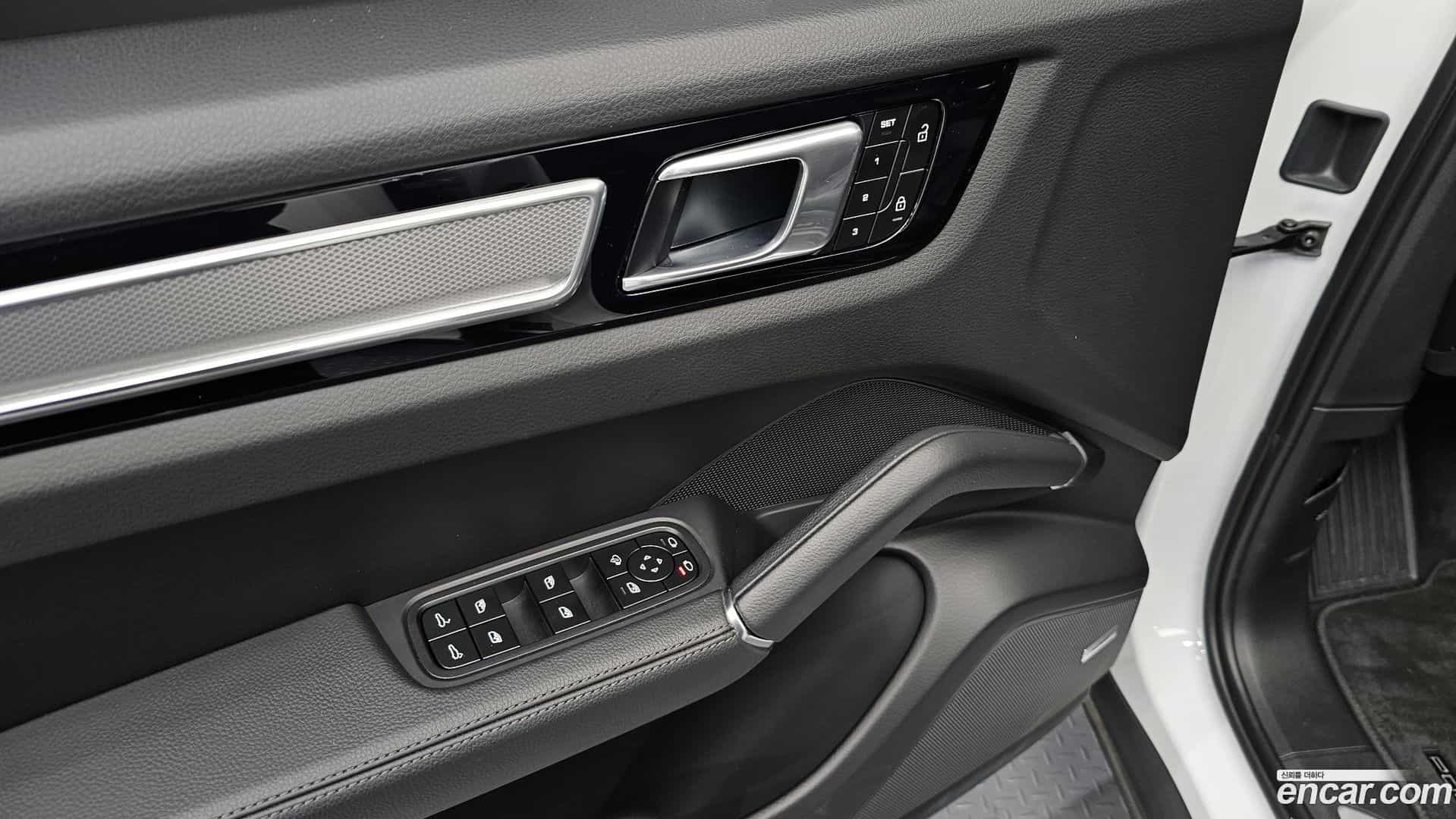 Cayenne Porsche 2023.1-OPTION-024