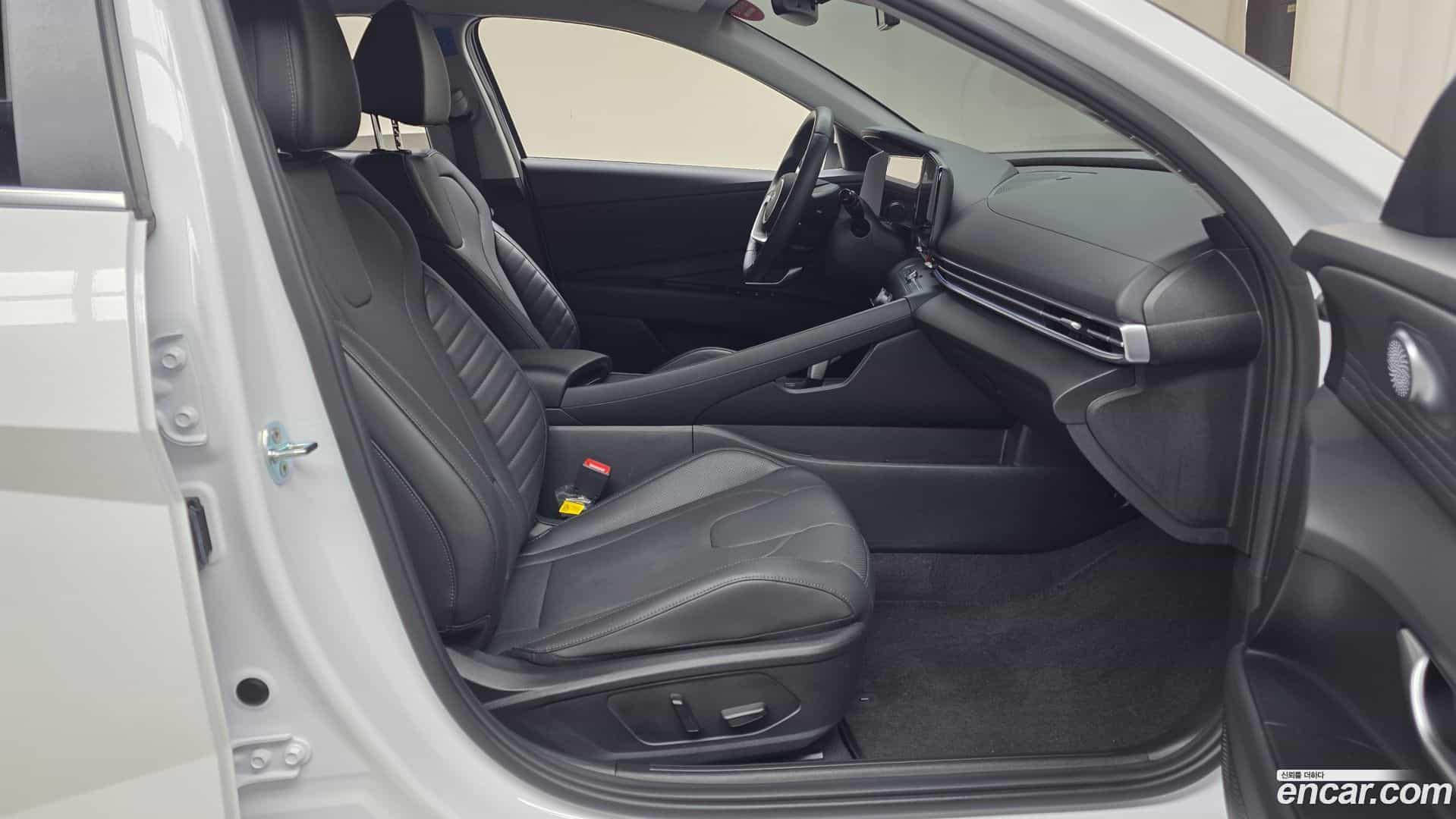 AVANTE Hyundai 2025.6-OPTION-015