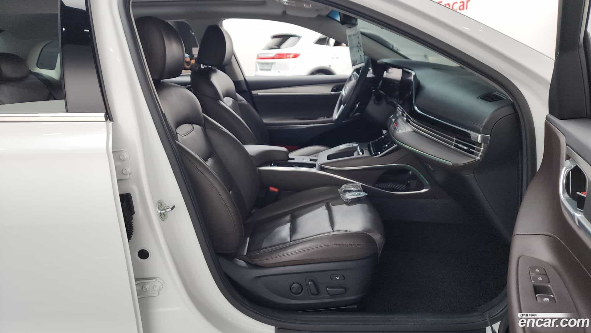 Grandeur Hyundai 2021.3-OPTION-015