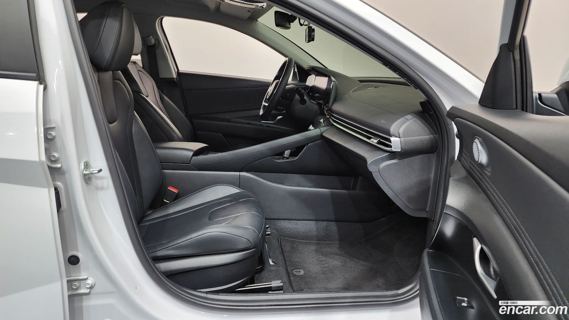 Main__Slider__Photo:AVANTE Hyundai 2021.6-10