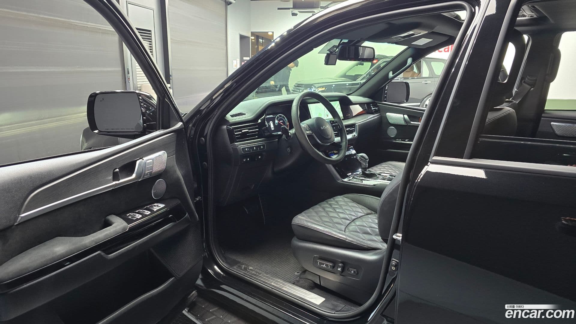 Main__Slider__Photo:Mohave Kia 2022.3-9