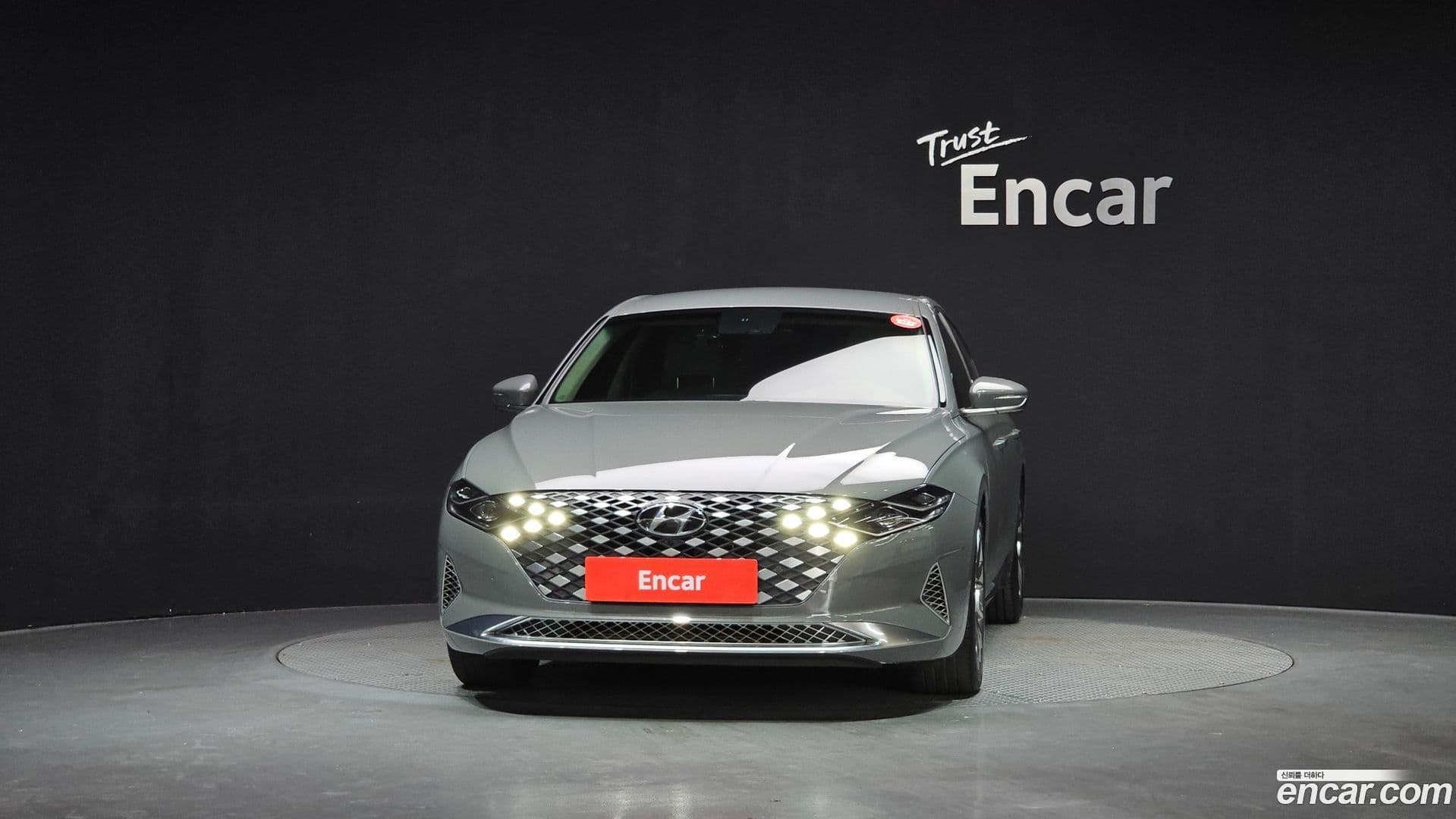 Main__Slider__Photo:Grandeur Hyundai 2022.6-2