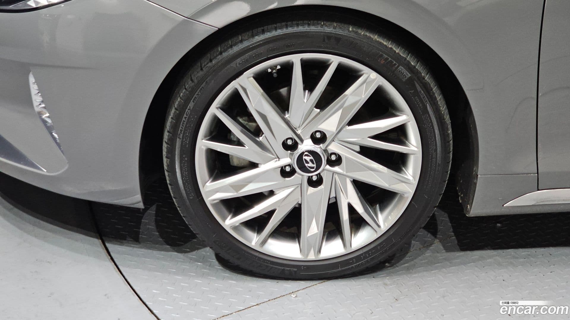 Main__Slider__Photo:Grandeur Hyundai 2022.6-4