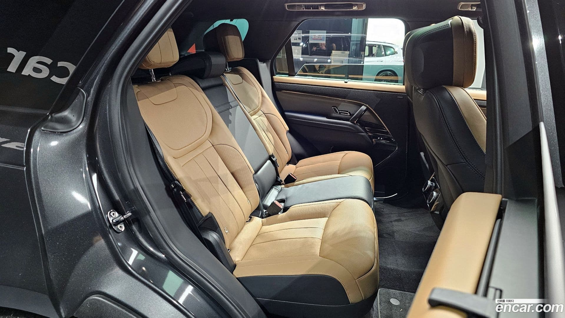 Main__Slider__Photo:Range Rover Sport Land Rover 2025.3-11