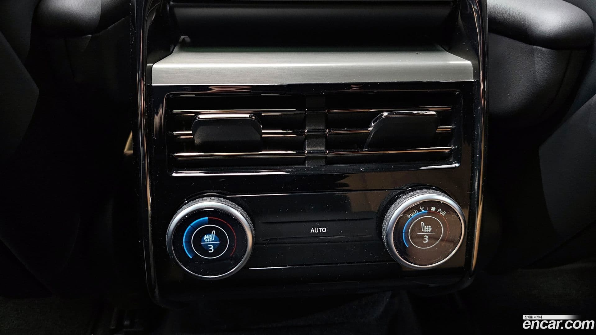 Main__Slider__Photo:Range Rover Sport Land Rover 2025.3-16