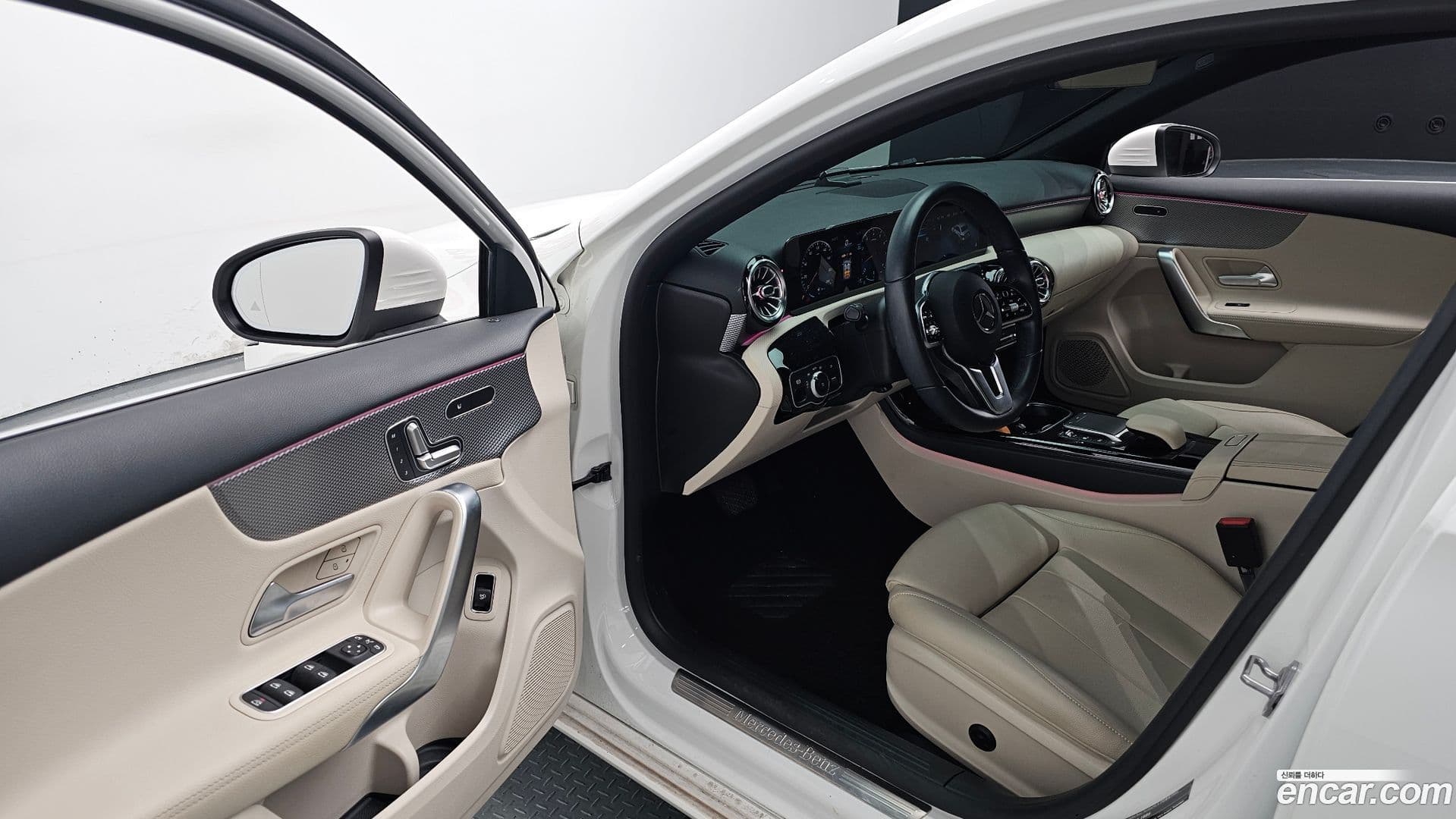 Main__Slider__Photo:A-Class Mercedes-Benz 2021.0-10