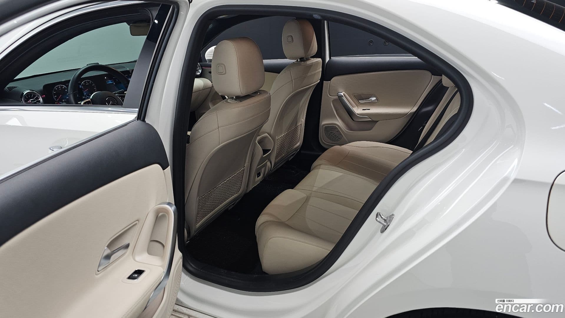 Main__Slider__Photo:A-Class Mercedes-Benz 2021.0-11