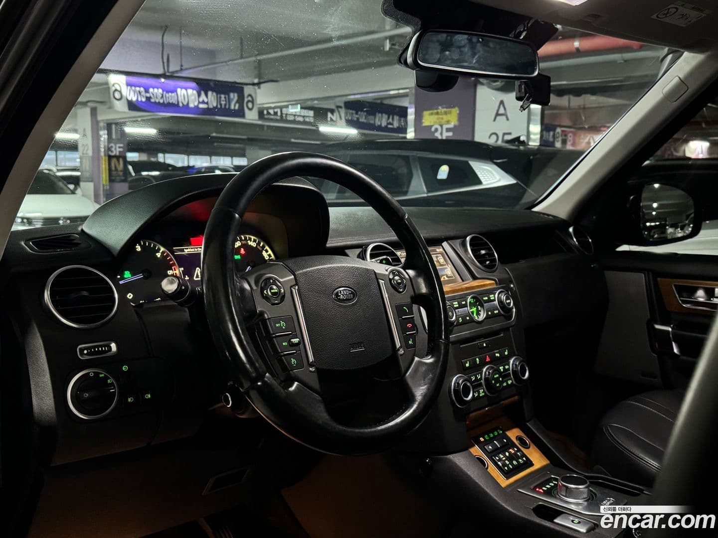 Main__Slider__Photo:Discovery Land Rover 2016.11-8