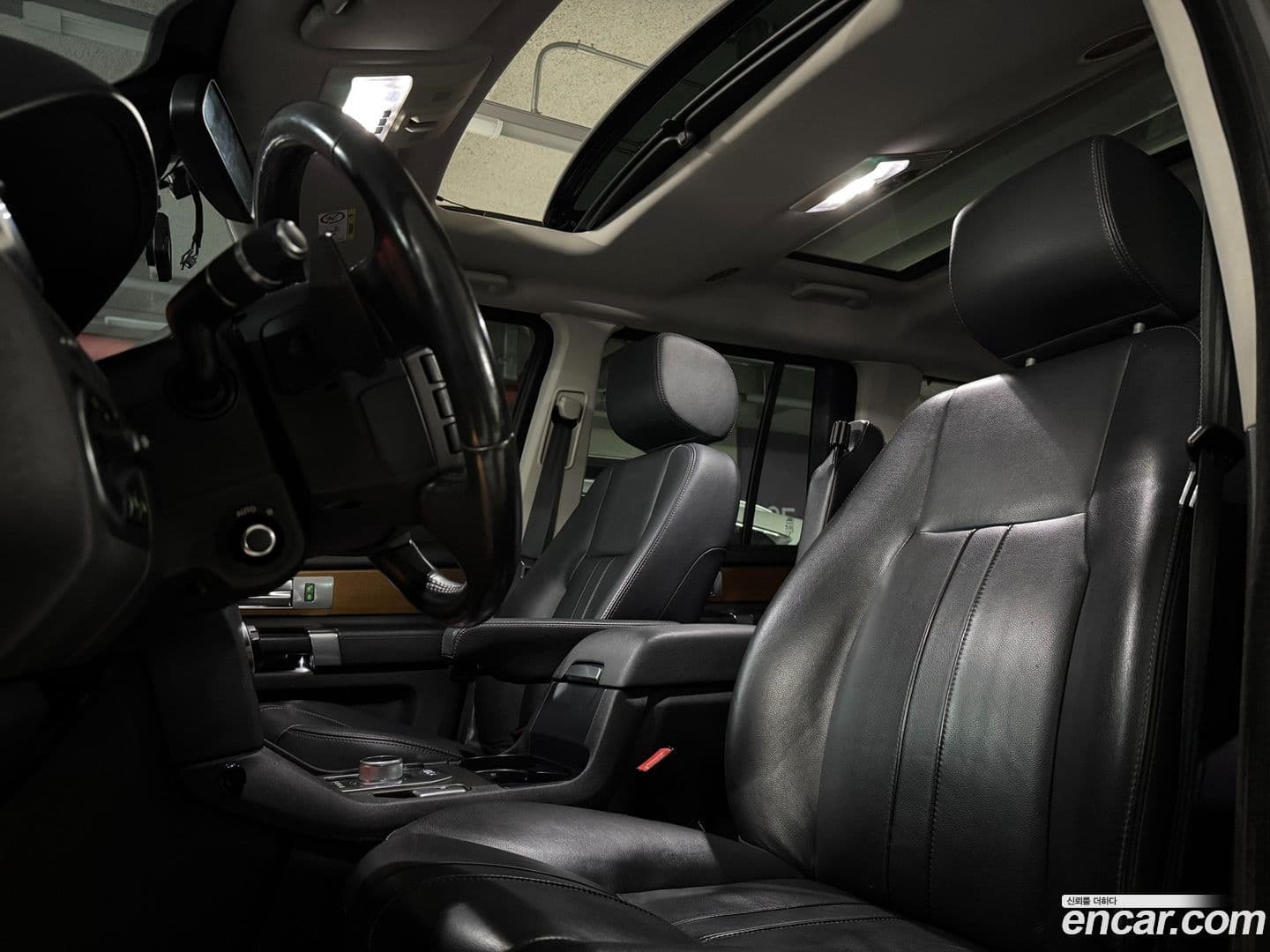 Main__Slider__Photo:Discovery Land Rover 2016.11-18