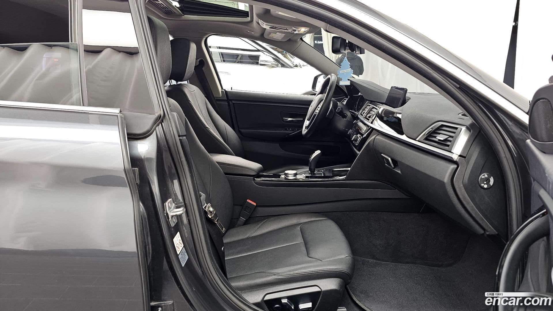 Main__Slider__Photo:4-Series BMW 2019.8-10