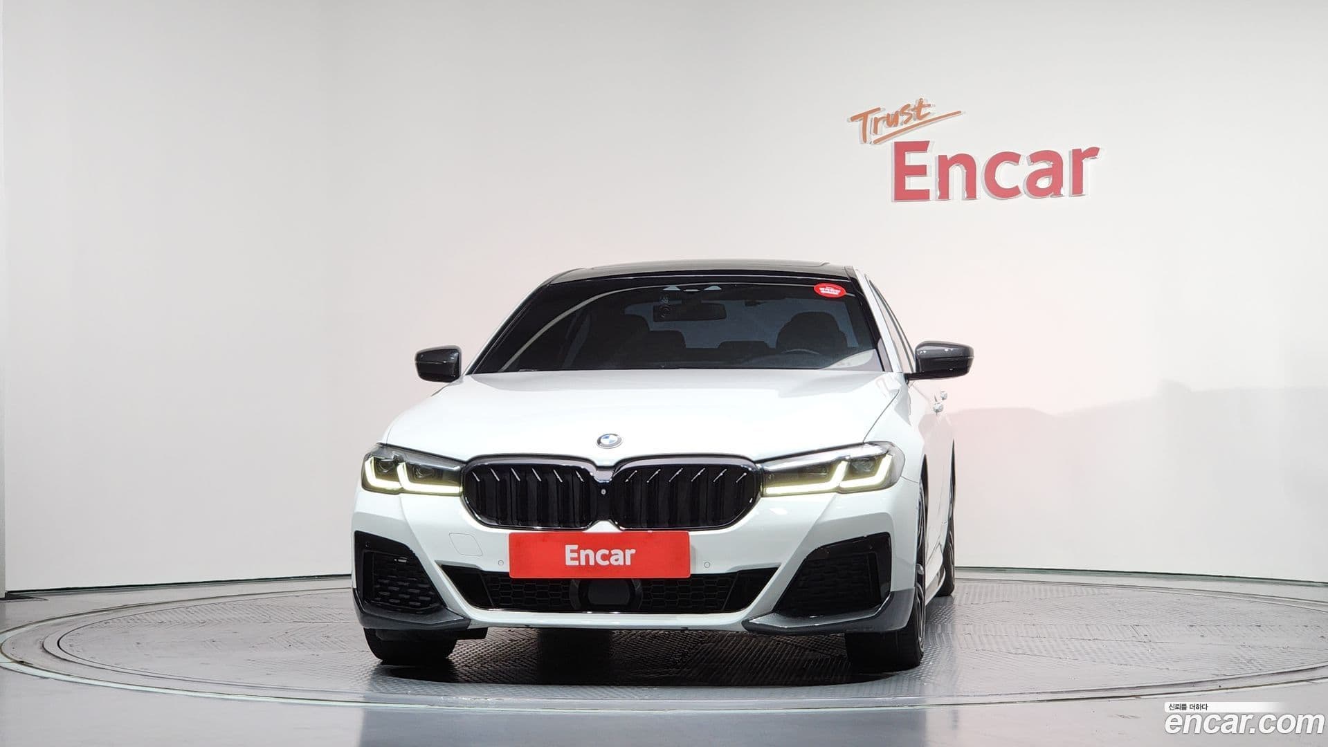 Main__Slider__Photo:5-Series BMW 2017.2-2