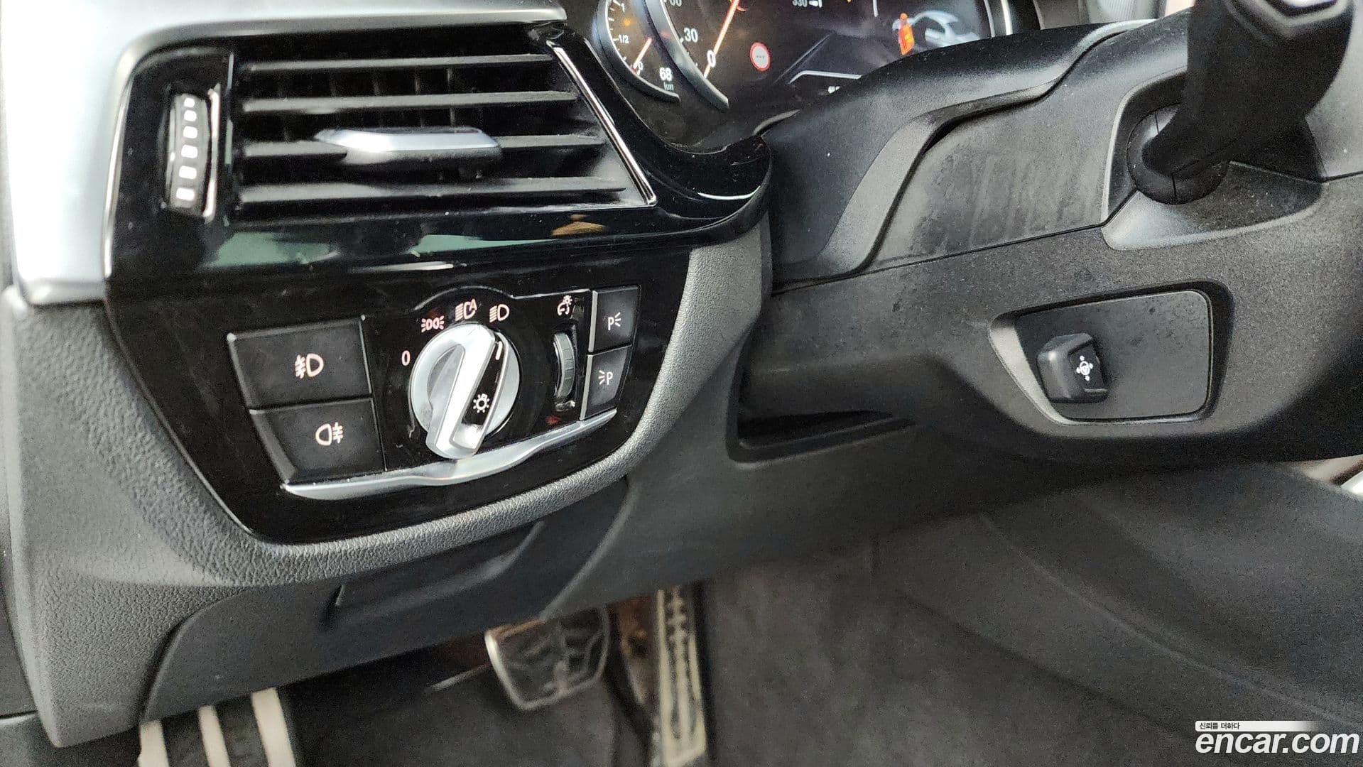 Main__Slider__Photo:5-Series BMW 2017.2-15