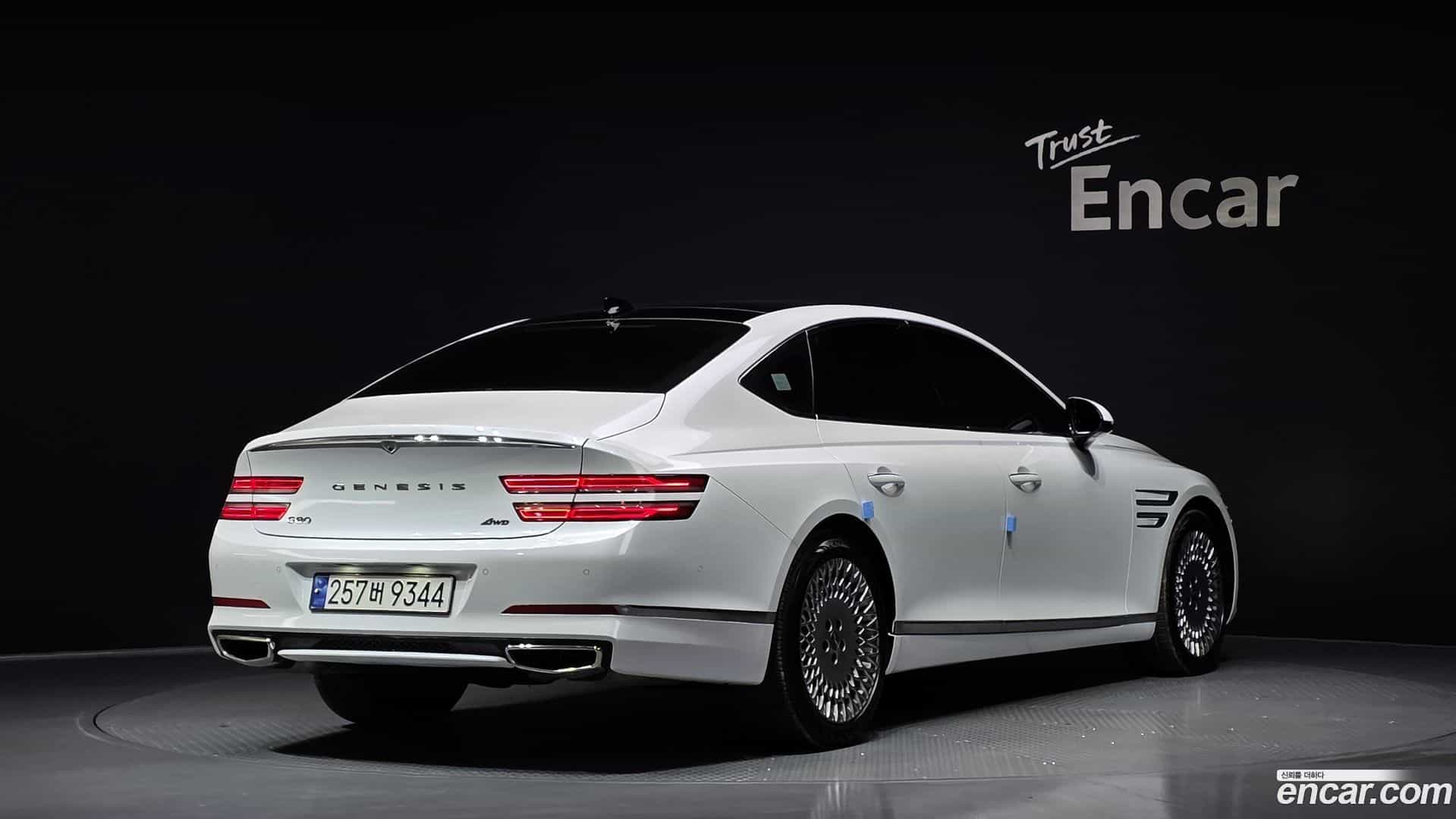 G80 Genesis 2023.10-OUTER-002