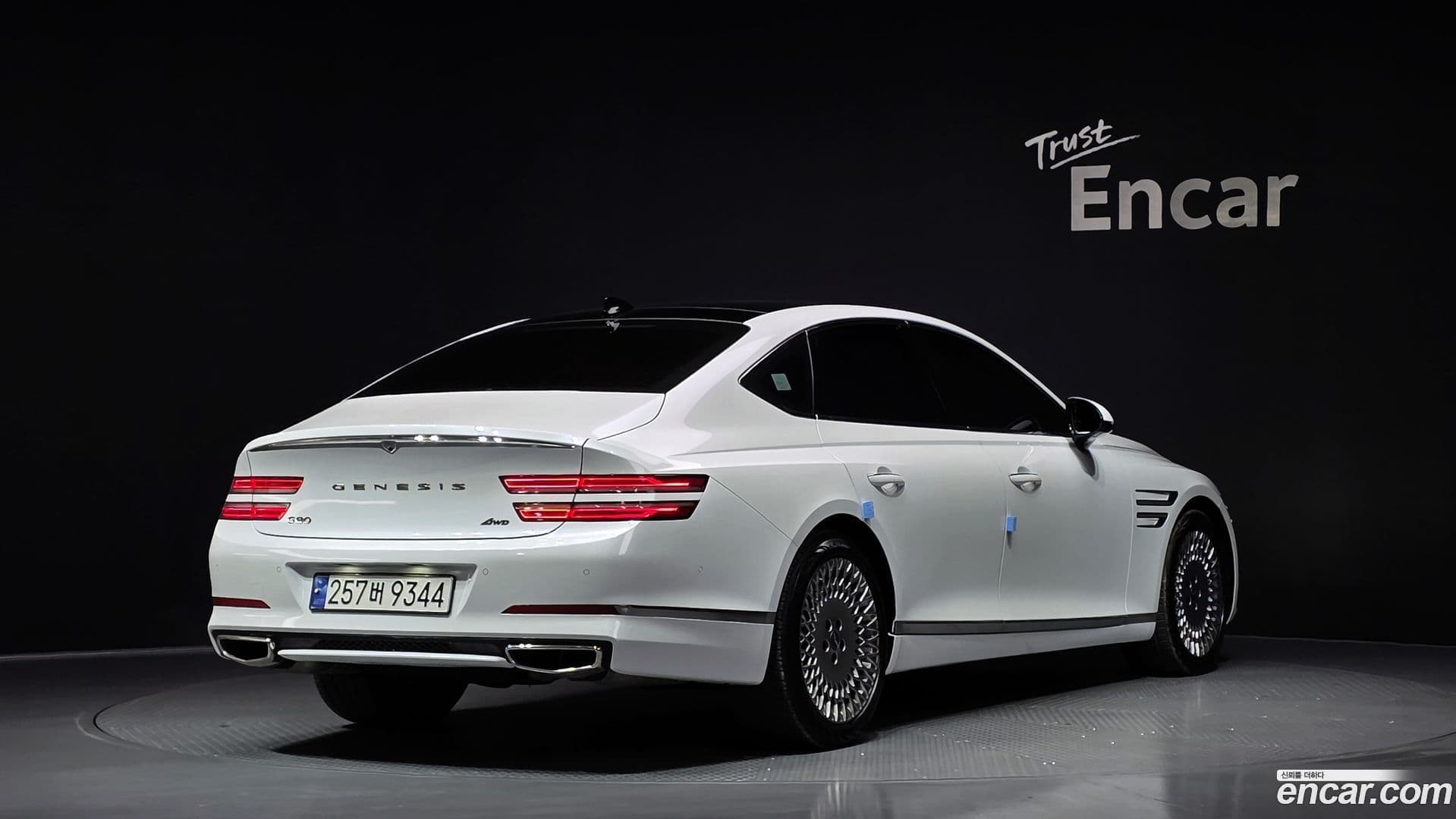 Main__Slider__Photo:G80 Genesis 2023.10-1