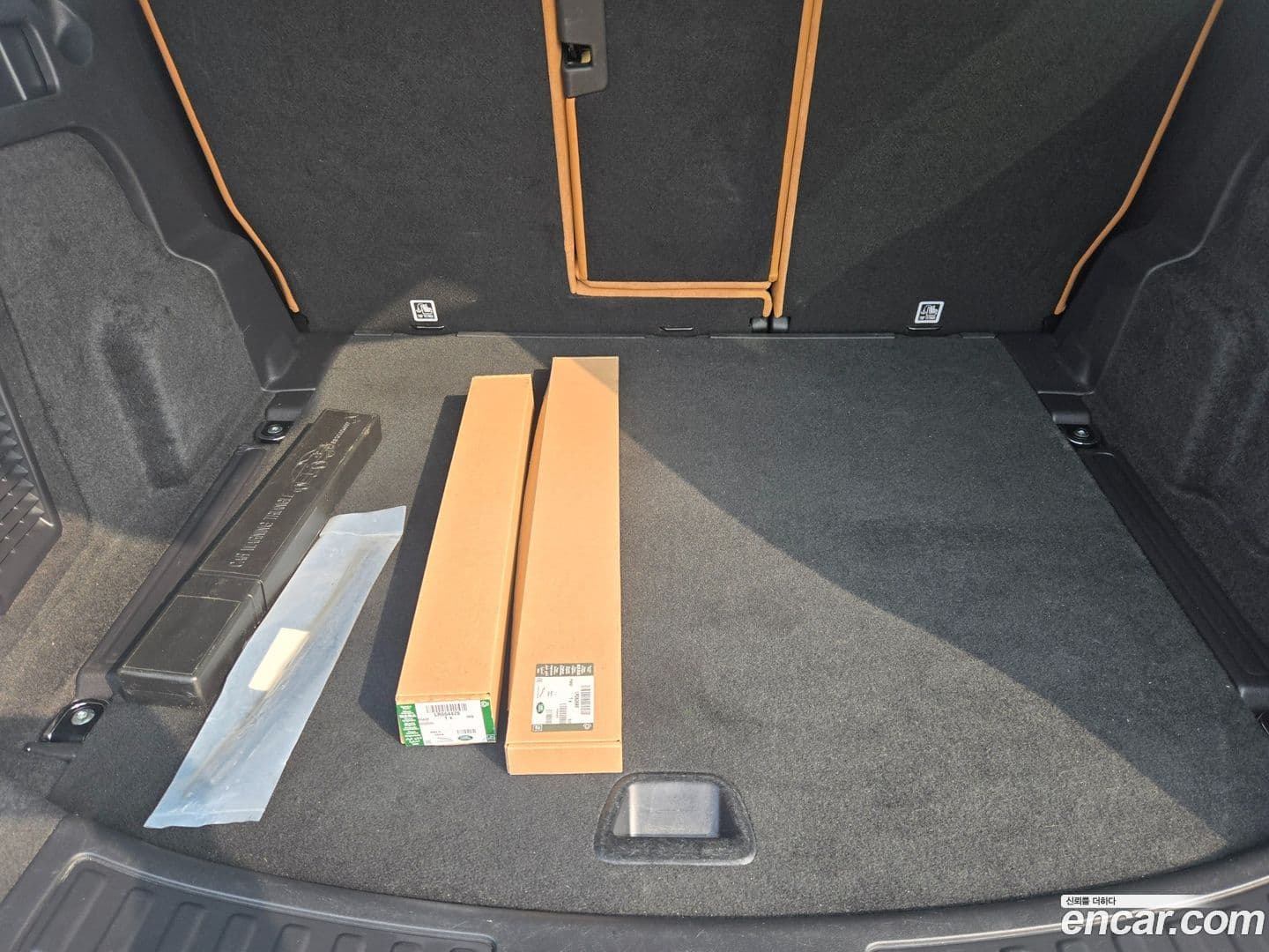 Main__Slider__Photo:Discovery Sport Land Rover 2019.11-16