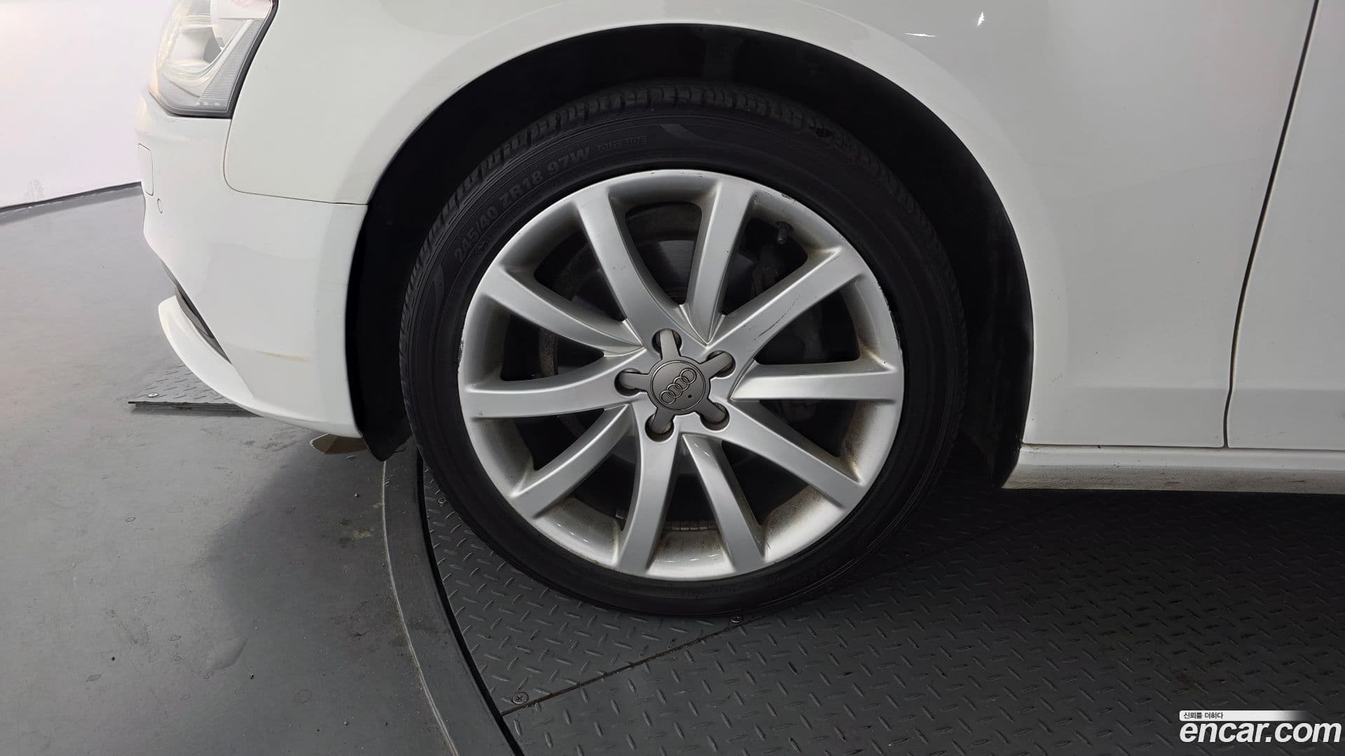 Main__Slider__Photo:A4 Audi 2014.5-4