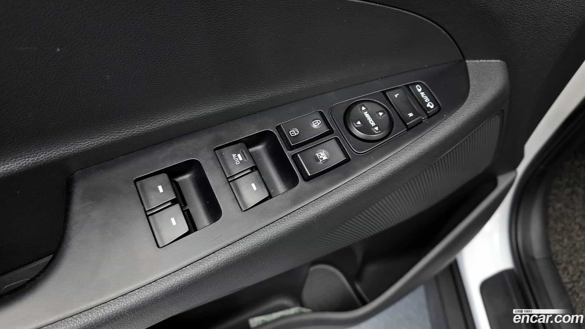 Tucson Hyundai 2017.8-OPTION-015