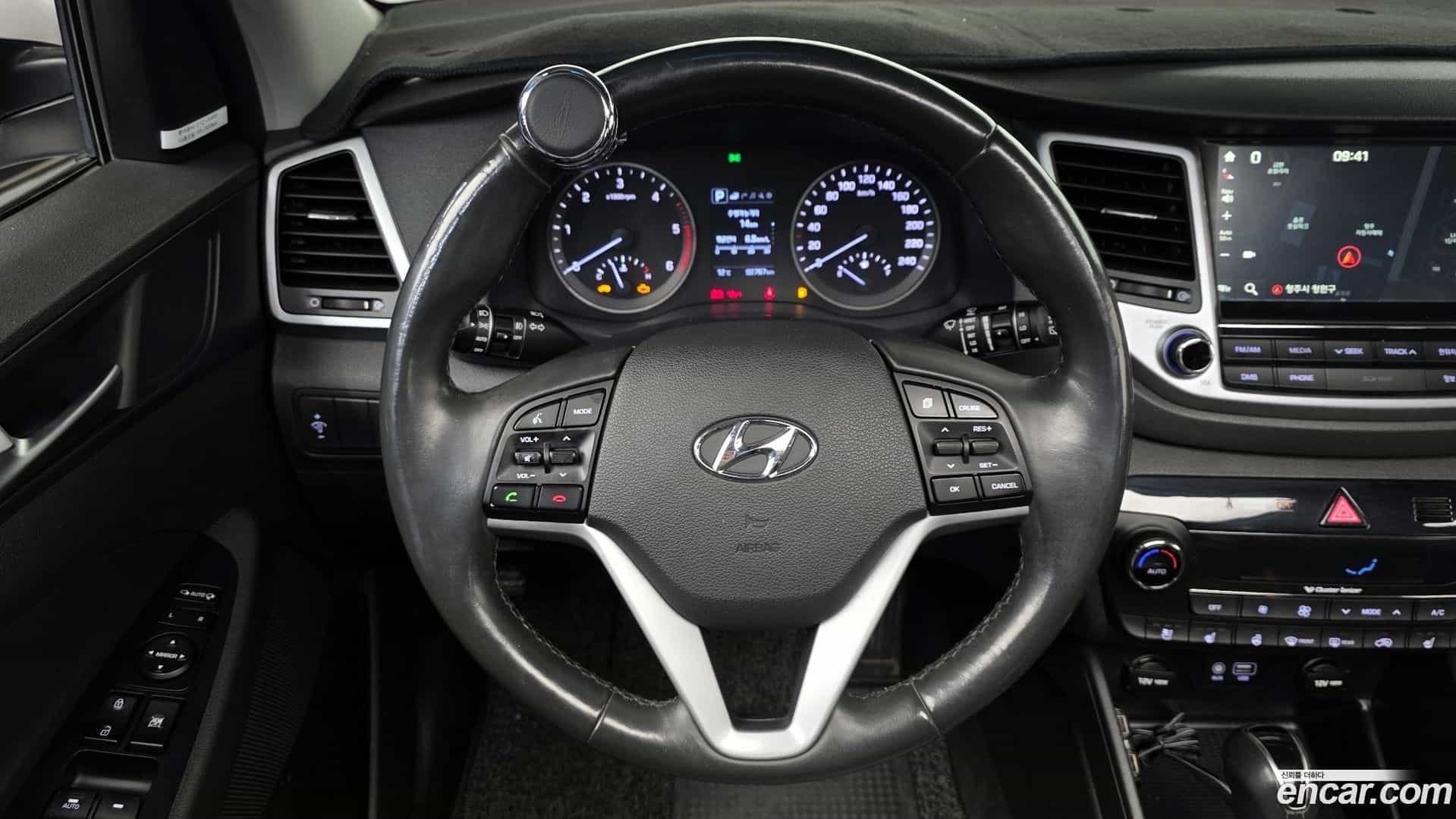 Tucson Hyundai 2017.8-OPTION-021