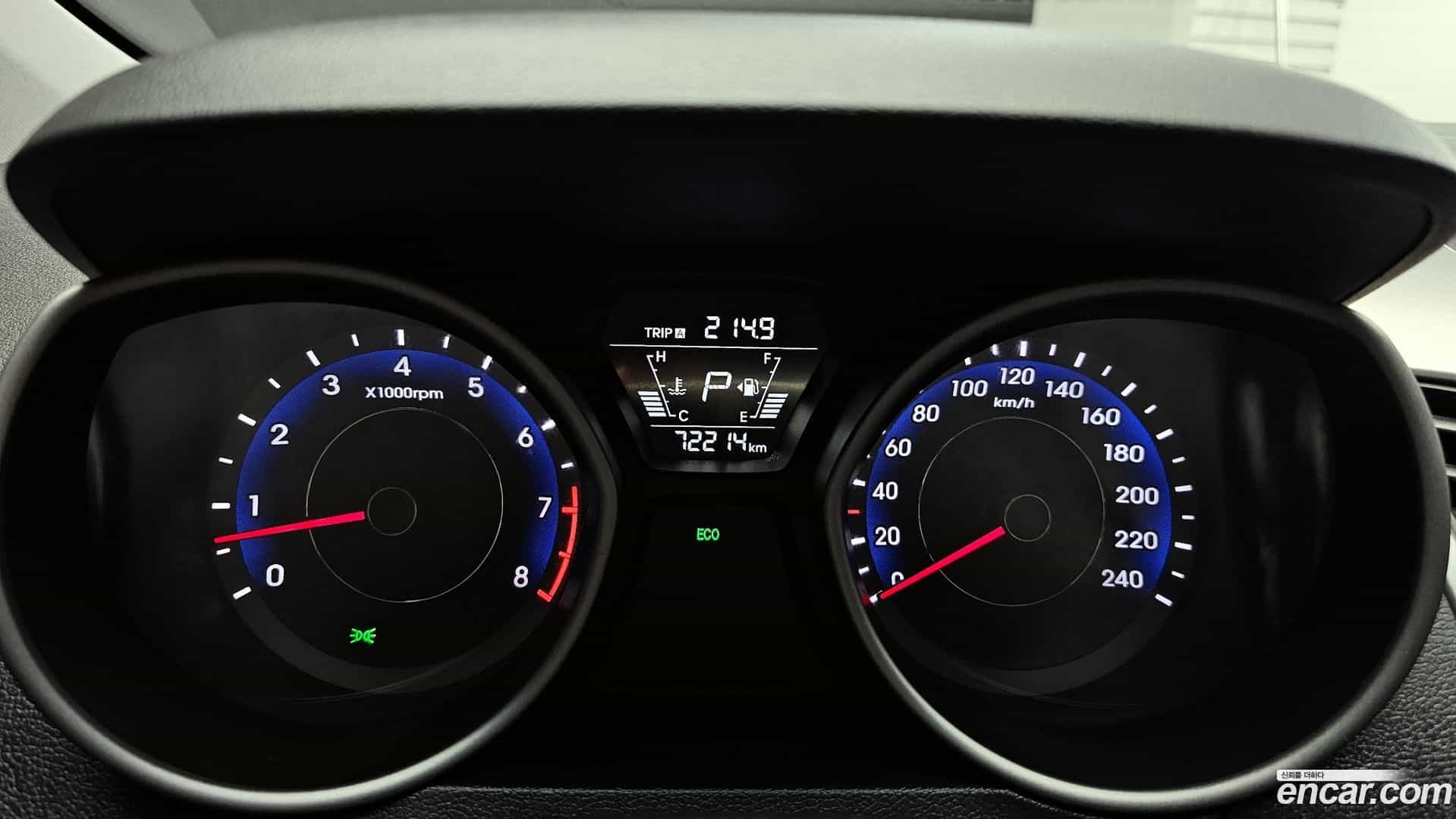 AVANTE Hyundai 2015.3-INNER-008