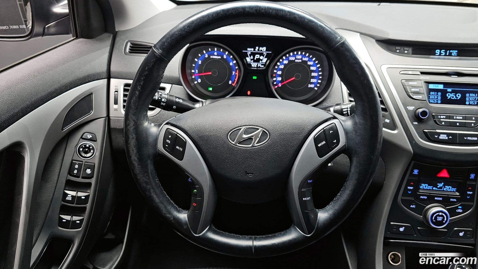 Main__Slider__Photo:AVANTE Hyundai 2015.3-12