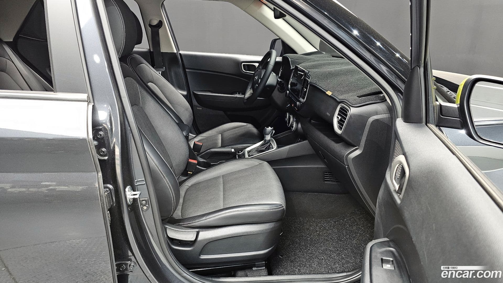 Main__Slider__Photo:Venue Hyundai 2020.3-10