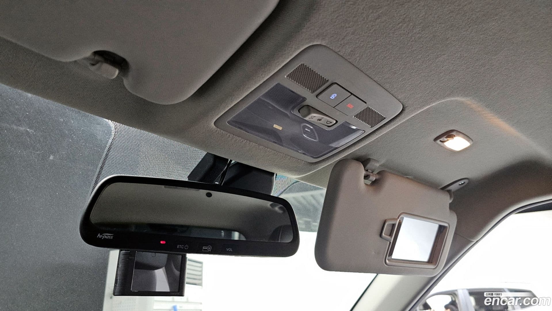 Main__Slider__Photo:Venue Hyundai 2020.3-17