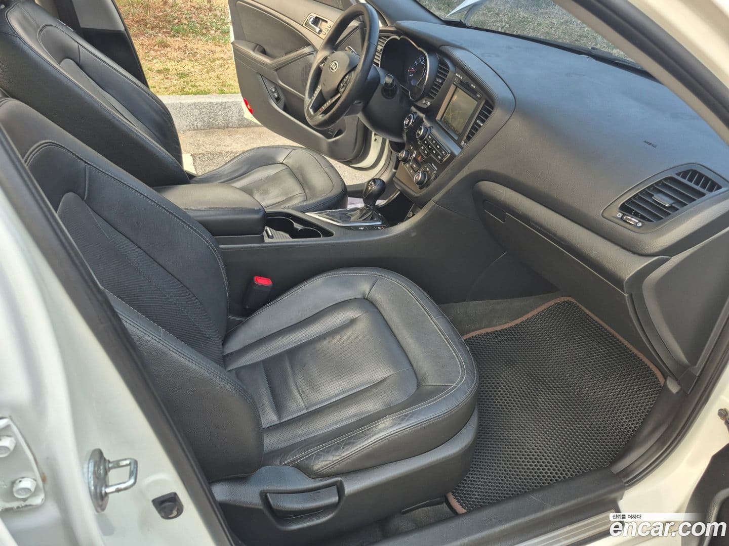 Main__Slider__Photo:K5 Kia 2012.0-19