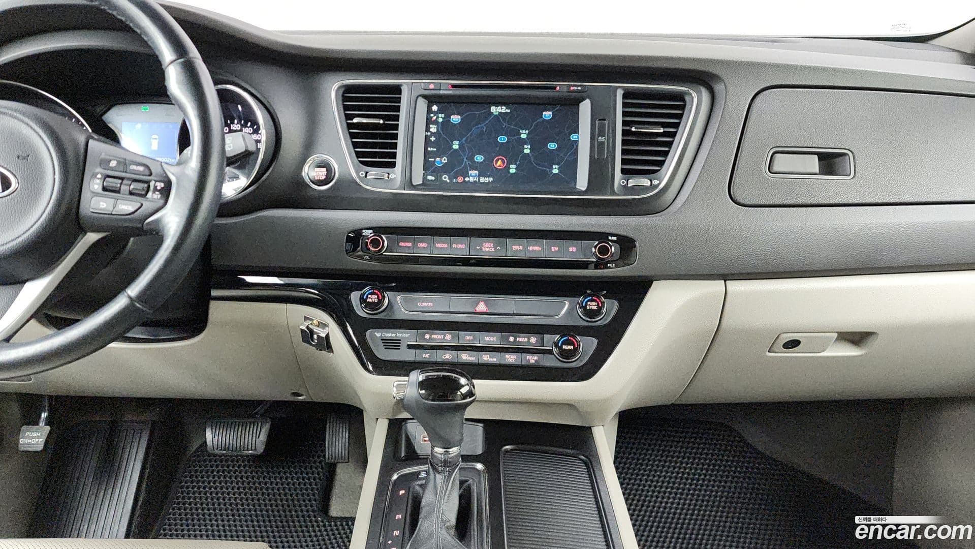 Main__Slider__Photo:Canival Kia 2015.6-13