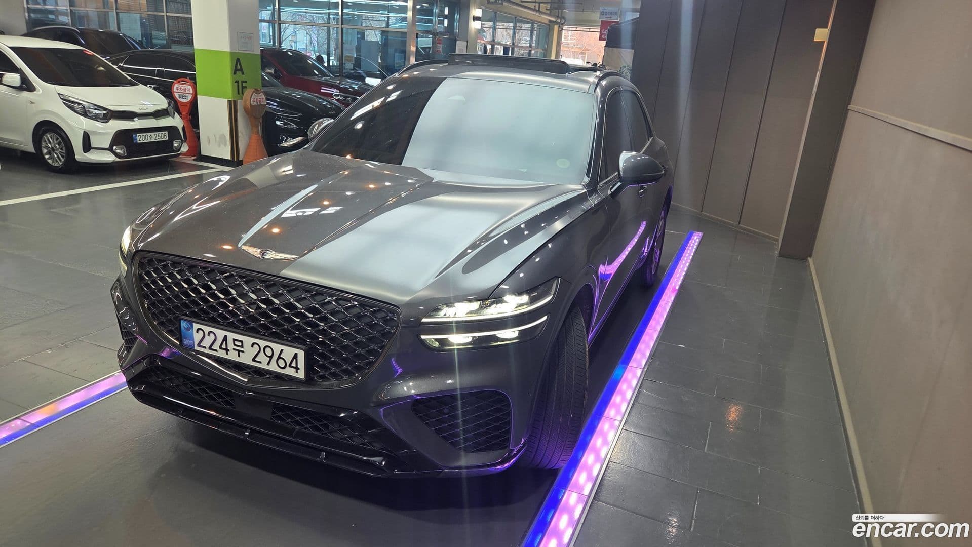 Main__Slider__Photo:GV70 Genesis 2021.8-3