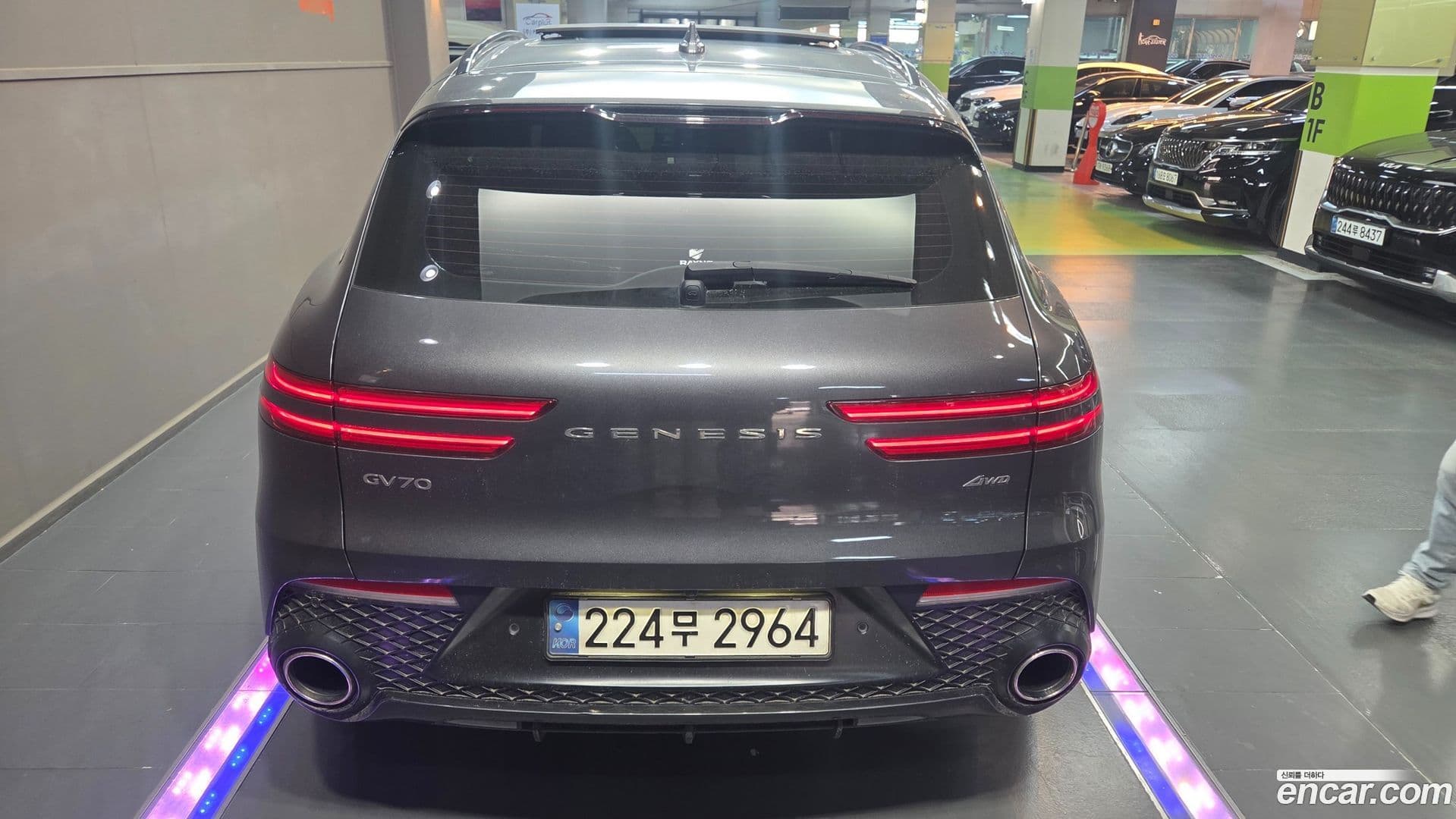 Main__Slider__Photo:GV70 Genesis 2021.8-5