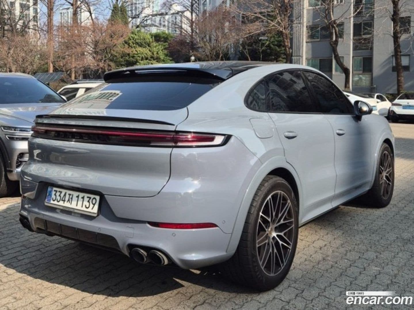 Main__Slider__Photo:Cayenne Porsche 2024.1-1