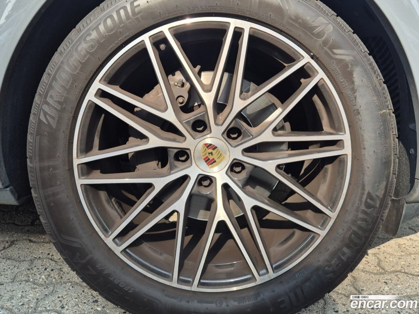 Main__Slider__Photo:Cayenne Porsche 2024.1-4