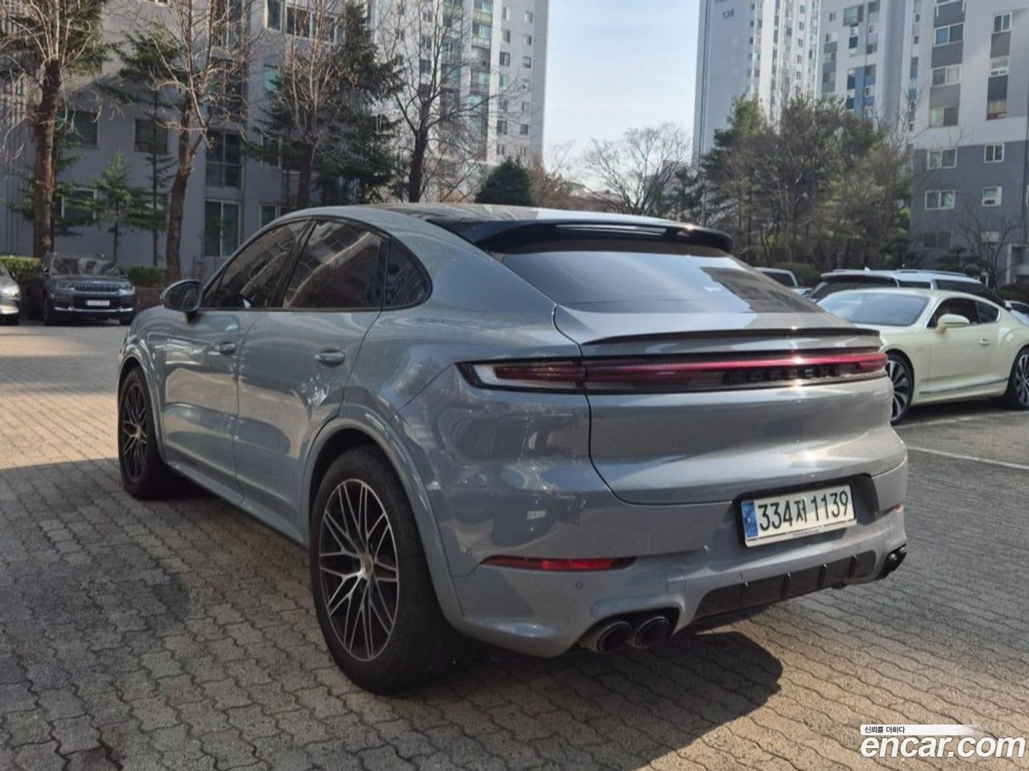 Main__Slider__Photo:Cayenne Porsche 2024.1-14