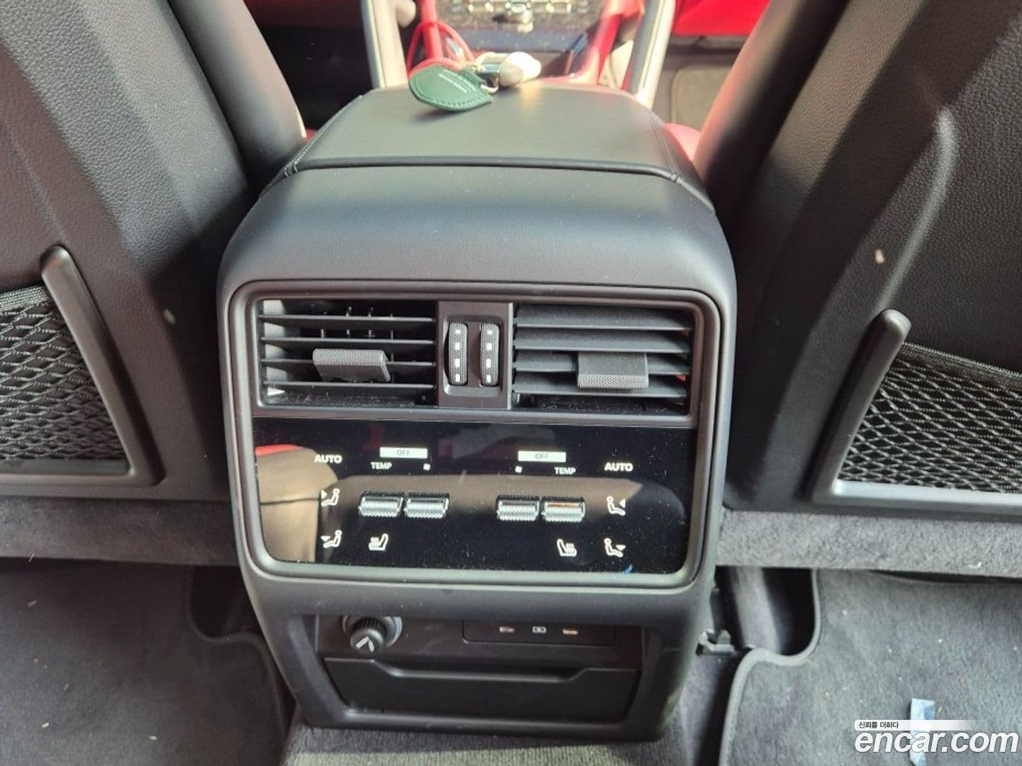 Main__Slider__Photo:Cayenne Porsche 2024.1-15