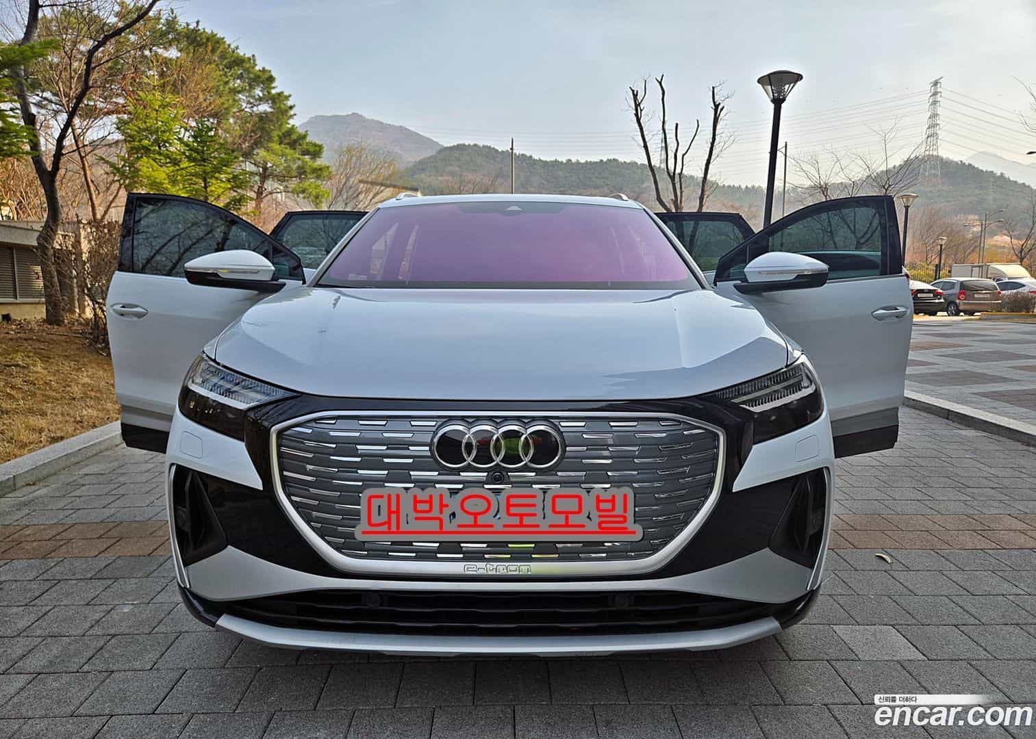 Q4 e-tron Audi 2023.11-OUTER-002