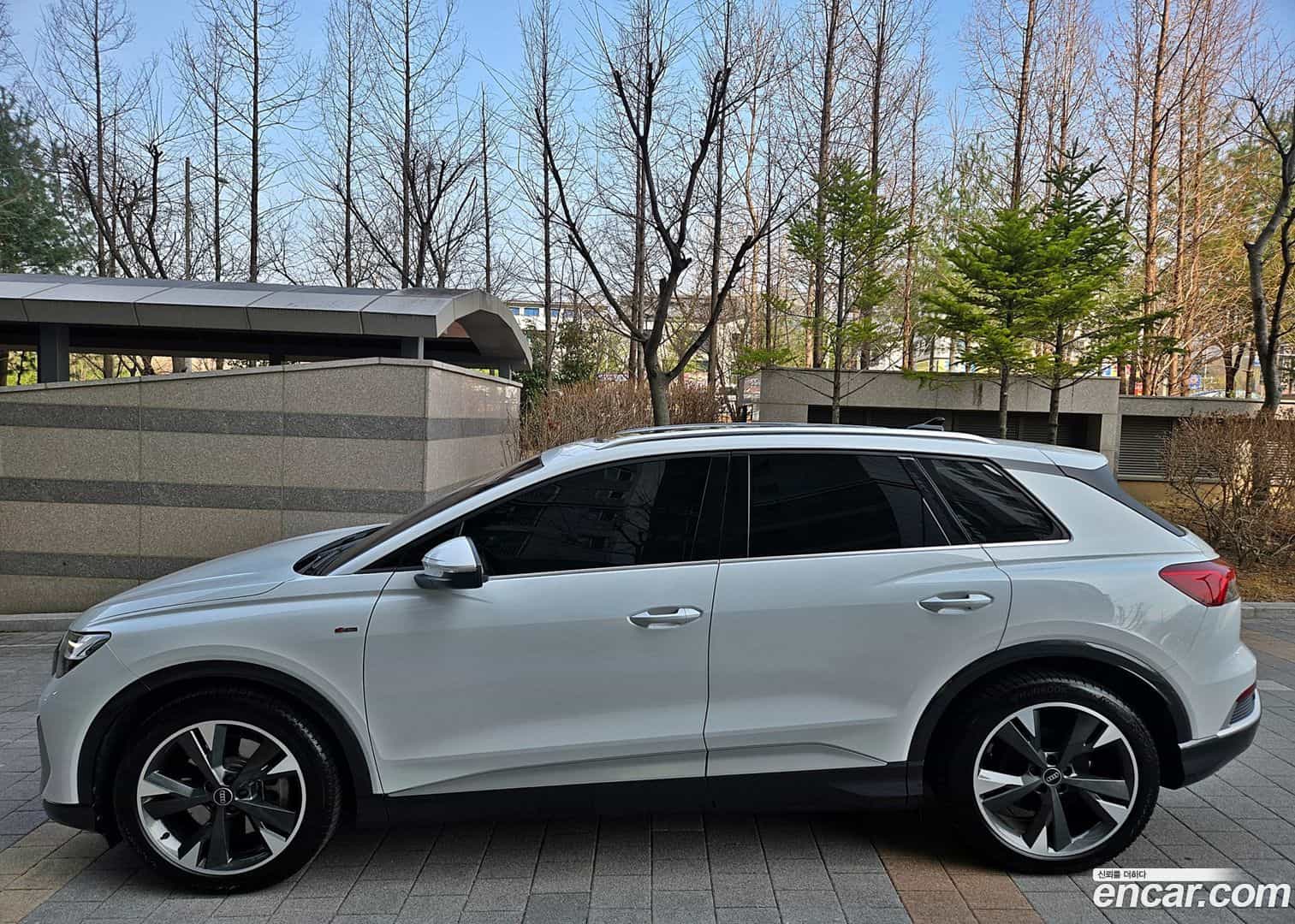 Q4 e-tron Audi 2023.11-OUTER-003