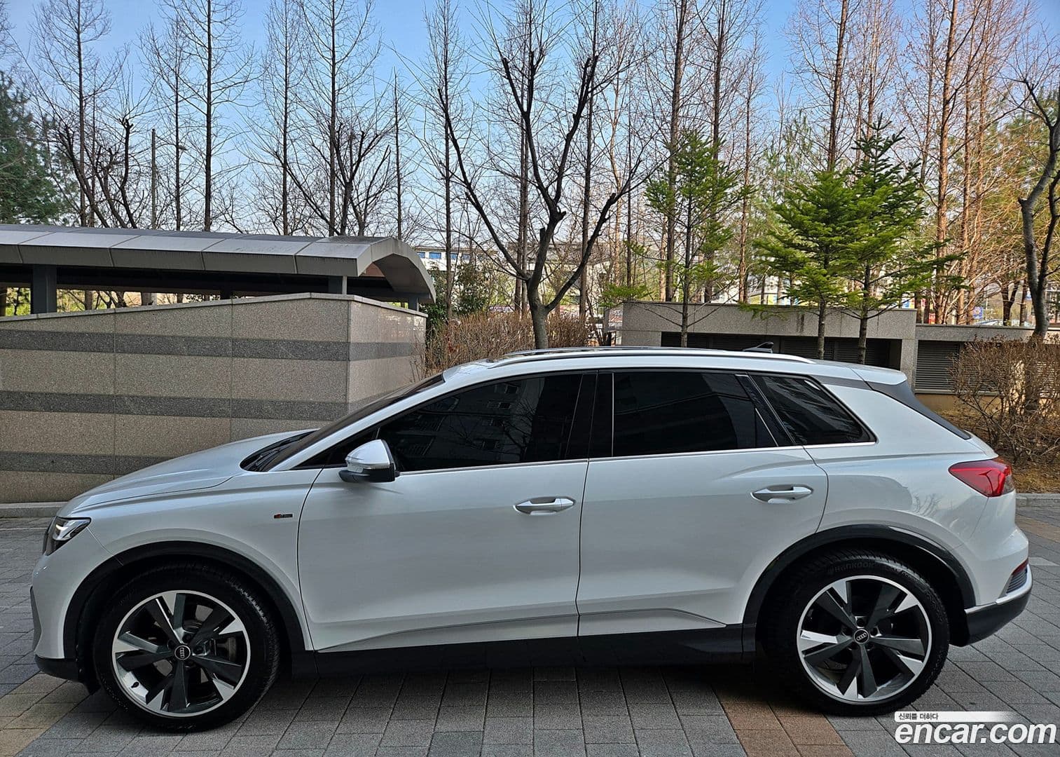 Main__Slider__Photo:Q4 e-tron Audi 2023.11-2