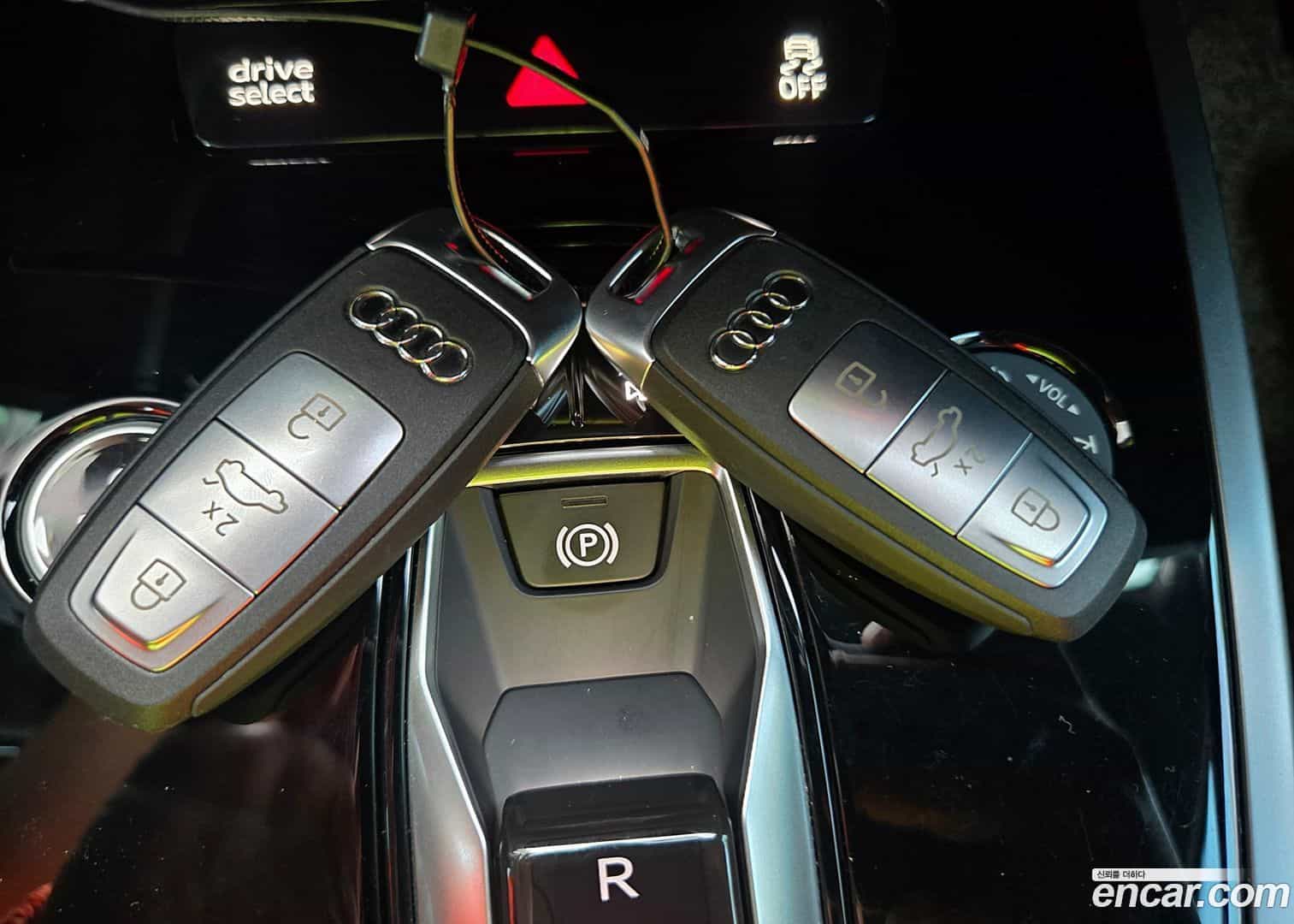 Q4 e-tron Audi 2023.11-OPTION-021