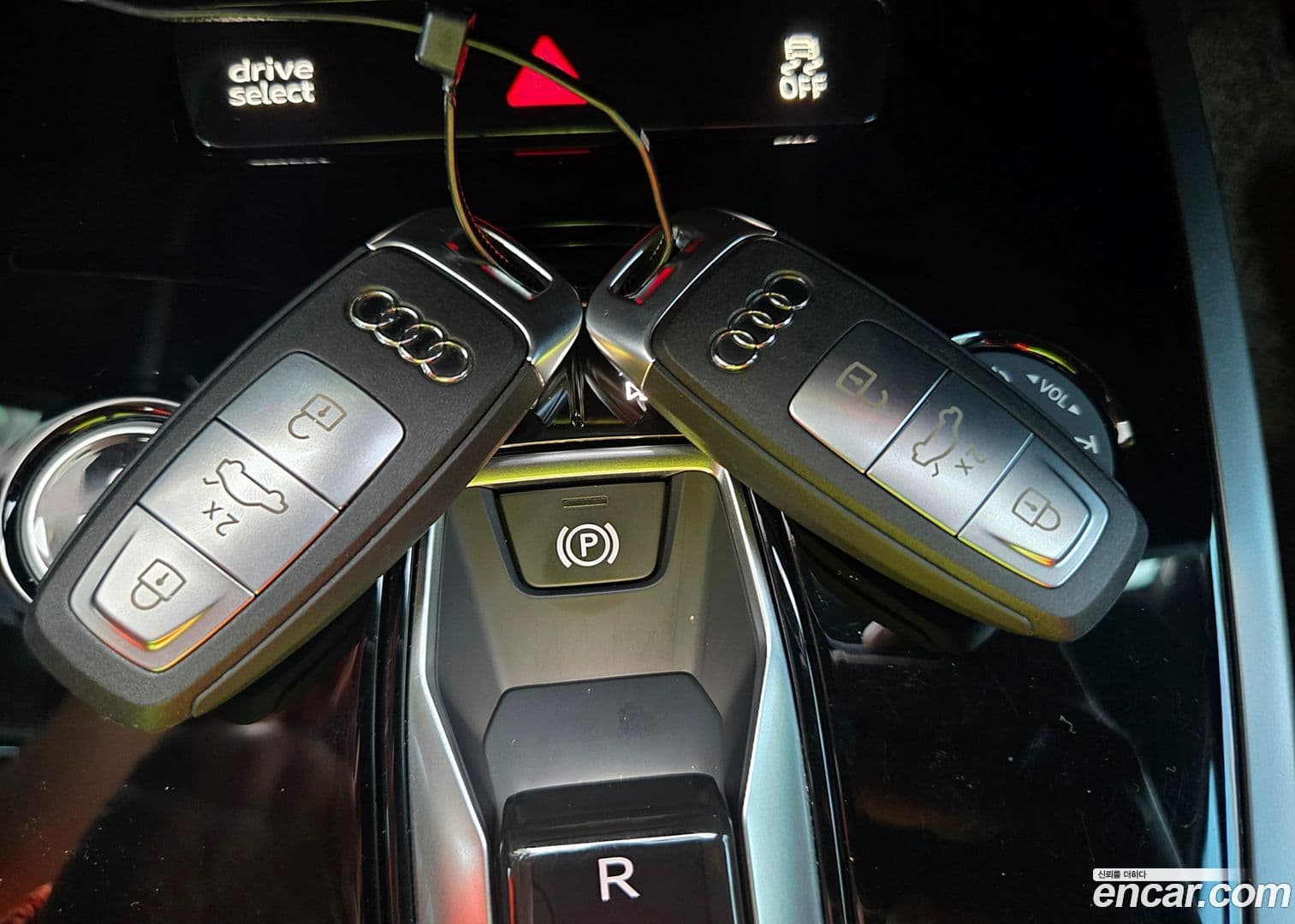 Main__Slider__Photo:Q4 e-tron Audi 2023.11-16