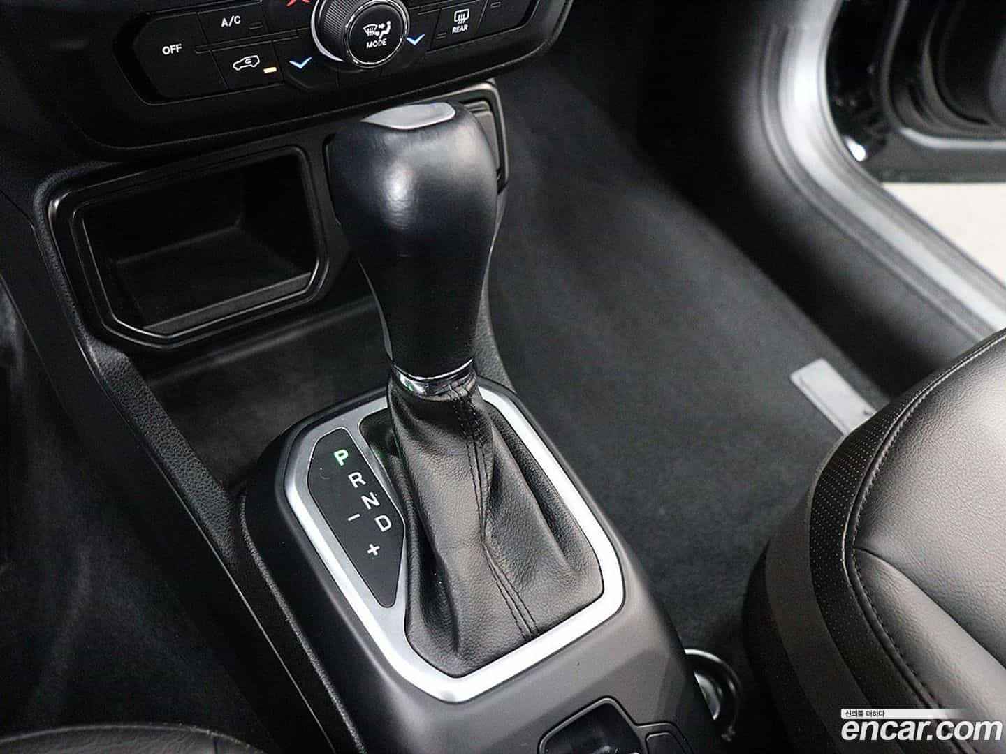 Renegade Jeep 2018.11-INNER-009