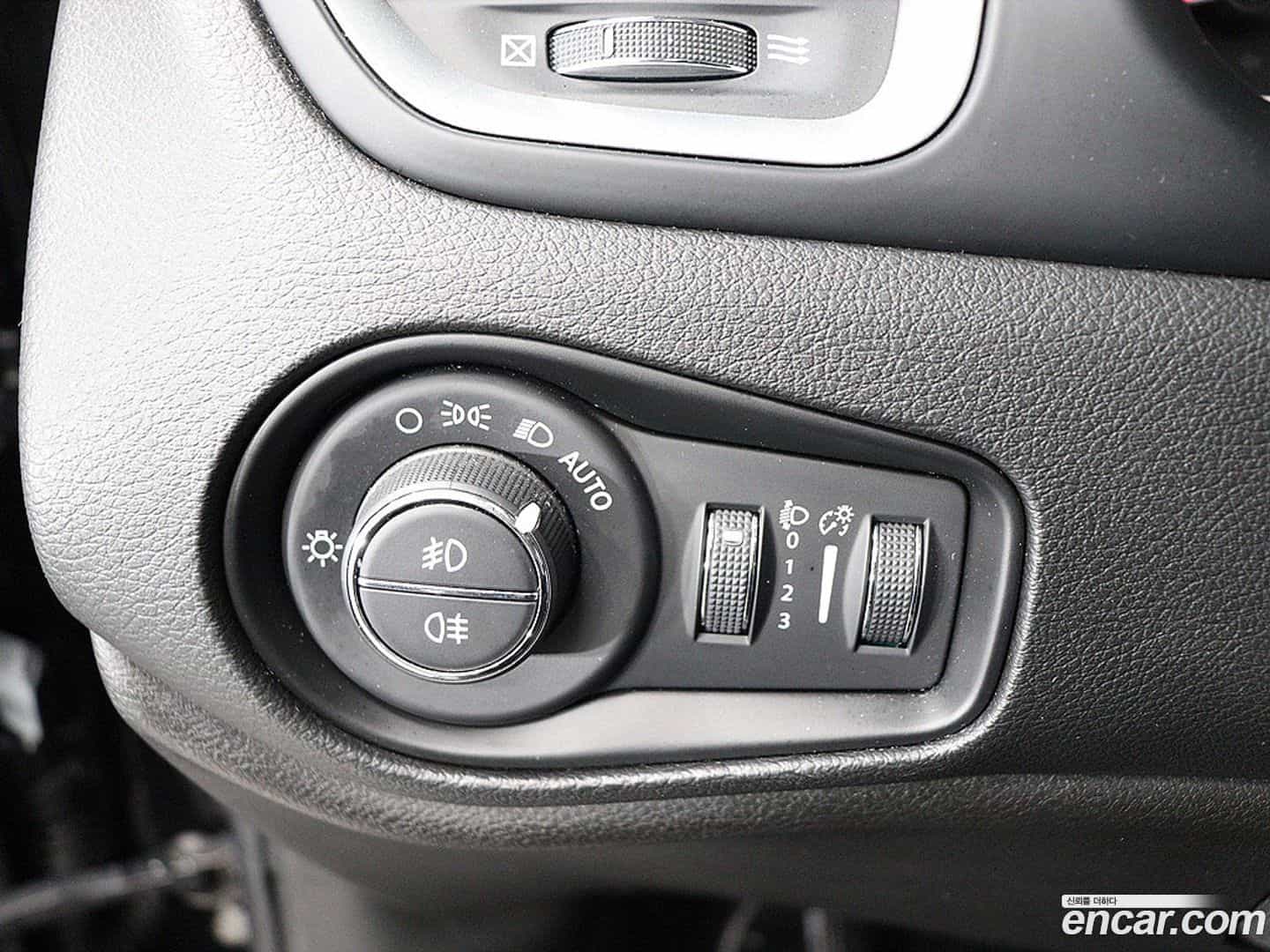 Renegade Jeep 2018.11-OPTION-021