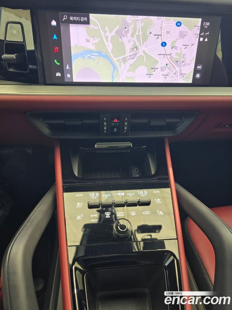 Main__Slider__Photo:Cayenne Porsche 2025.10-9