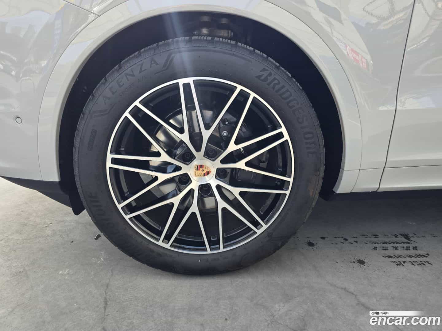 Cayenne Porsche 2025.10-OPTION-016