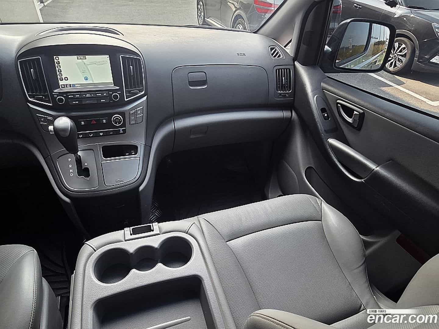 Starex Hyundai 2016.3-INNER-008